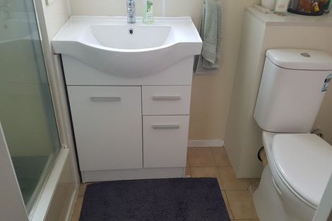 Photo of property in 38 Deverell Place, Northcross, Auckland, 0632