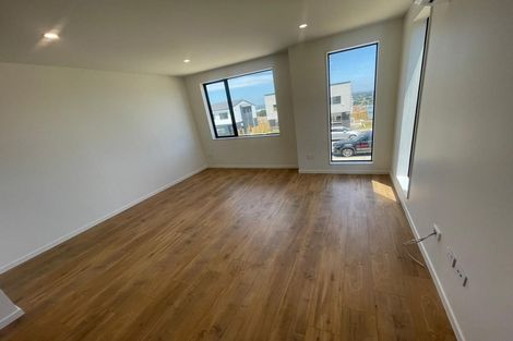 Photo of property in 18a Crestview Rise, Papakura, 2110