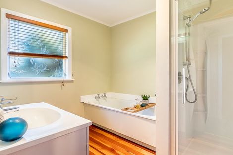 Photo of property in 55 Ngaio Road, Waikanae, 5036
