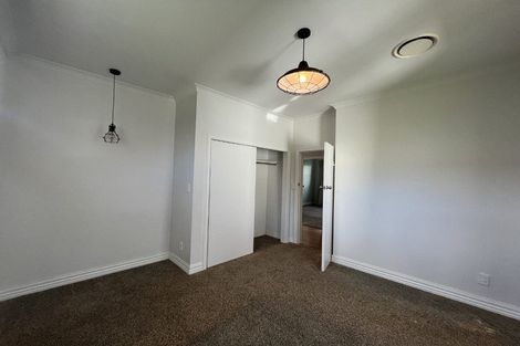 Photo of property in 54 Waiwaka Terrace, Strandon, New Plymouth, 4312