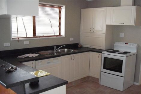 Photo of property in 42 Hartford Crescent, Totara Park, Upper Hutt, 5018