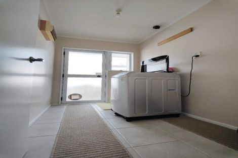 Photo of property in 72 Granville Drive, Massey, Auckland, 0614