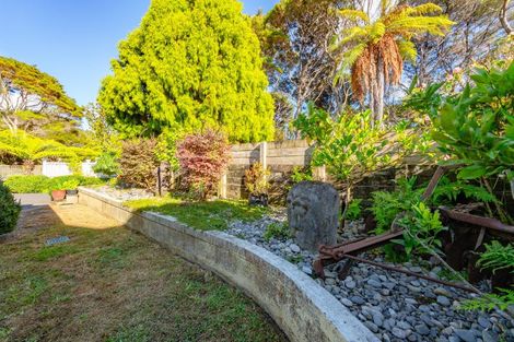 Photo of property in 1032 Scenic Drive North, Swanson, Auckland, 0816