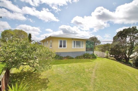 Photo of property in 12 Donovan Avenue, Massey, Auckland, 0614