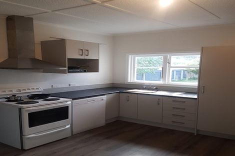 Photo of property in 15 Seddon Street, Wallaceville, Upper Hutt, 5018