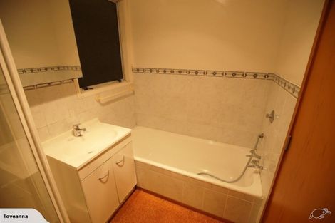 Photo of property in 16 Ransom Smyth Drive, Goodwood Heights, Auckland, 2105