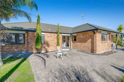 Photo of property in 19 Black Teal Close, Unsworth Heights, Auckland, 0632