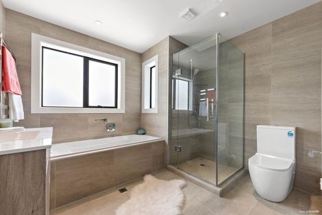 Photo of property in 37c Kingdale Road, Henderson, Auckland, 0610