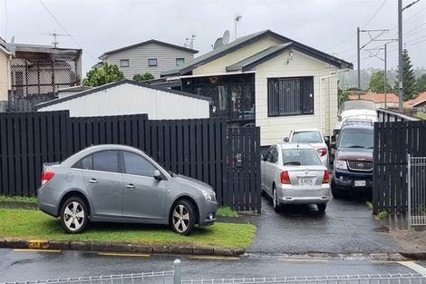 Photo of property in 8a Fruitvale Road, New Lynn, Auckland, 0600