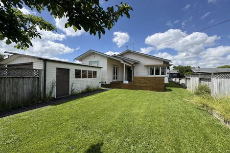 Photo of property in 16 Braid Road, St Andrews, Hamilton, 3200