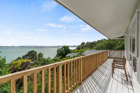 Photo of property in 100 Manganese Point Road, Tamaterau, Whangarei, 0174