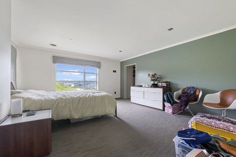 Photo of property in 74 Amesbury Drive, Churton Park, Wellington, 6037