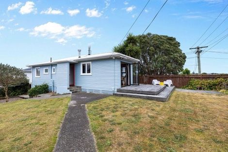 Photo of property in 13 York Crescent, Westown, New Plymouth, 4310