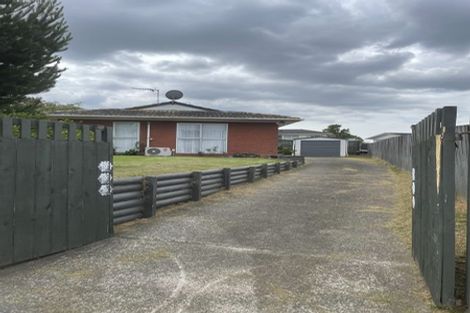 Photo of property in 137 Mahia Road, Wattle Downs, Auckland, 2103