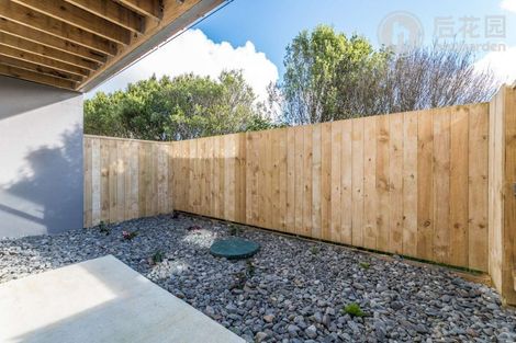 Photo of property in 5 Lilac Lane, Oteha, Auckland, 0632