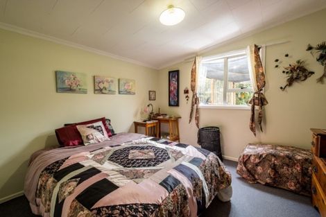 Photo of property in 27 Buller Street, Picton, 7220