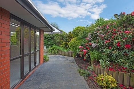 Photo of property in 29 Garreg Road, Fendalton, Christchurch, 8052