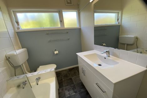 Photo of property in 23f4 Collins Avenue, Tawa, Wellington, 5028