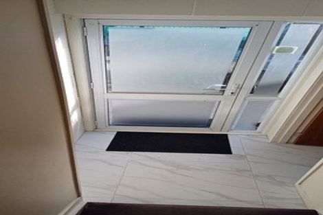 Photo of property in 2/132 Atkinson Road, Titirangi, Auckland, 0604