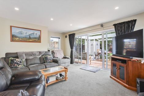 Photo of property in 1/122 Harewood Road, Papanui, Christchurch, 8053