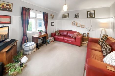 Photo of property in 76 Sandwich Road, Beckenham, Christchurch, 8023