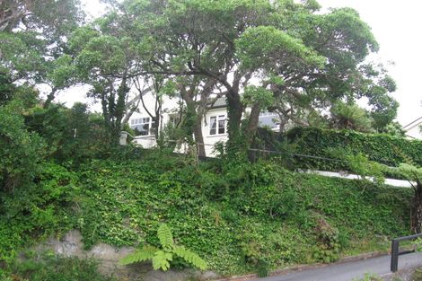 Photo of property in 6 Aplin Terrace, Ngaio, Wellington, 6035