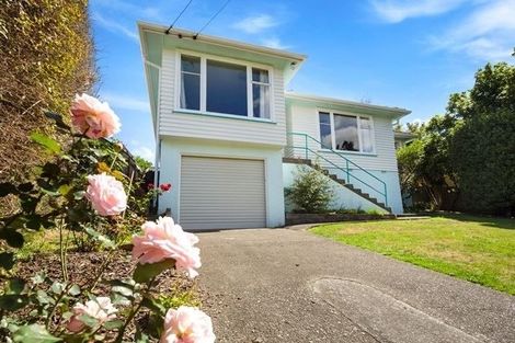 Photo of property in 14 Huia Street, Tawa, Wellington, 5028
