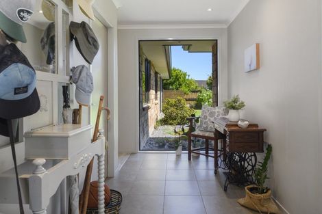 Photo of property in 24 Hansard Place, Bethlehem, Tauranga, 3110