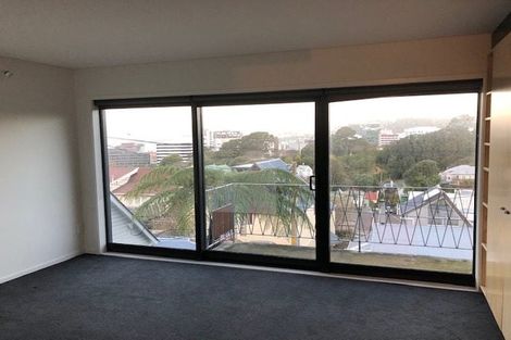 Photo of property in Barton Flats, 1/9-11 Barton Terrace, Thorndon, Wellington, 6011