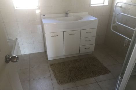 Photo of property in 3 Rosa Place, Henderson, Auckland, 0612