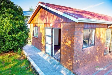 Photo of property in 31 Chorley Avenue, Massey, Auckland, 0614