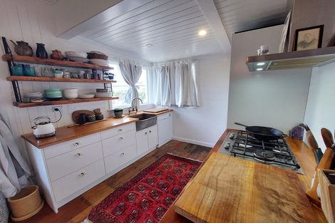 Photo of property in 20 Mcfarlane Street, Oakura, 4314