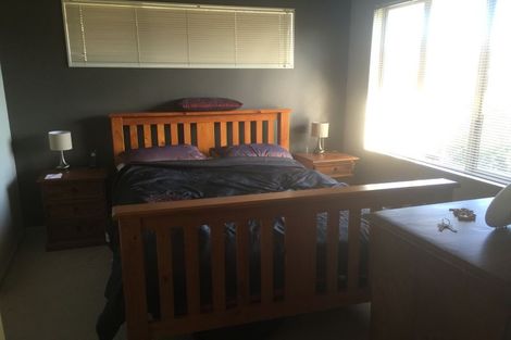 Photo of property in 3 Rosa Place, Henderson, Auckland, 0612