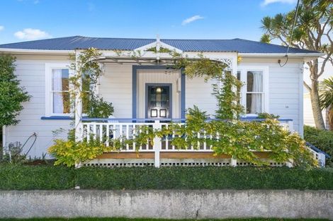 Photo of property in 56 Edinburgh Terrace, Berhampore, Wellington, 6023