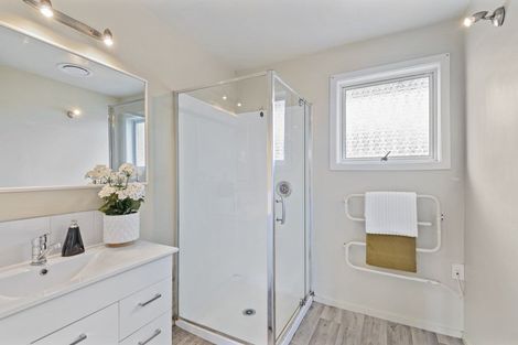 Photo of property in 472 Mairehau Road, Parklands, Christchurch, 8083