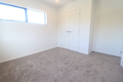 Photo of property in 1 Ngatoa Place, Glenfield, Auckland, 0629
