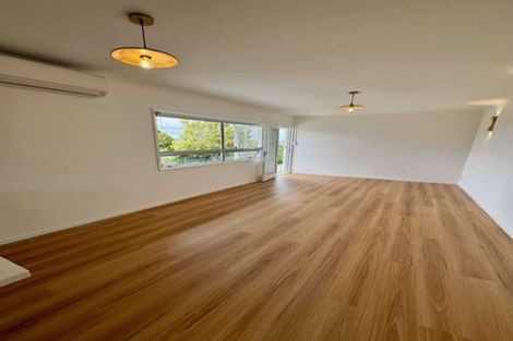 Photo of property in 3 Hartley Terrace, Massey, Auckland, 0614