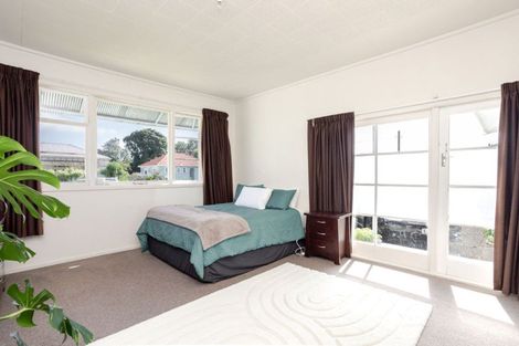 Photo of property in 28 Fox Street, Woodville, 4920