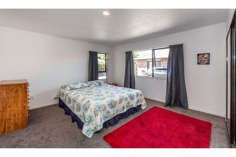Photo of property in 17 Wiremu Street, Redwood, Christchurch, 8051