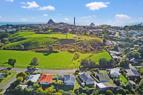 Photo of property in 191 Omata Road, Blagdon, New Plymouth, 4310