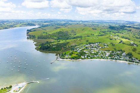 Photo of property in 9 Rigby Street, Whakapirau, 0583