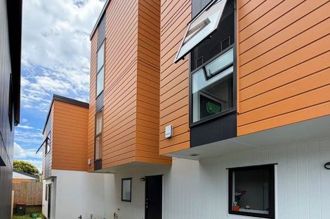 Photo of property in 6/10 Orchid Place, Te Atatu South, Auckland, 0610
