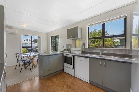 Photo of property in 25 Lee Street, Castlecliff, Whanganui, 4501