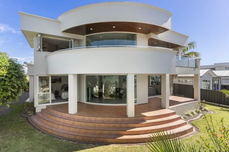 Photo of property in 301 Beach Road, Whangamata, 3620
