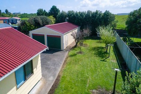 Photo of property in 49 Manuka Street, Castlecliff, Whanganui, 4501