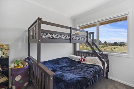 Photo of property in 17 Uxbridge Terrace, Waikawa Beach, Levin, 5573