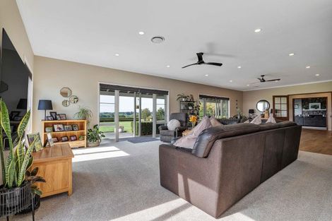 Photo of property in 80 Clearview Road, Lepperton, New Plymouth, 4373
