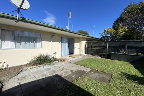 Photo of property in 2/7 Phillips Place, Havelock North, 4130