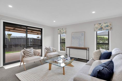 Photo of property in 15 Faber Place, Rototuna North, Hamilton, 3210