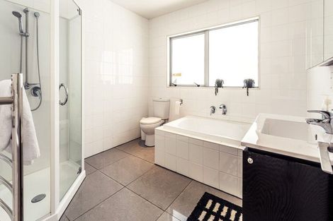 Photo of property in 17u2 Blackbridge Road, Wadestown, Wellington, 6012